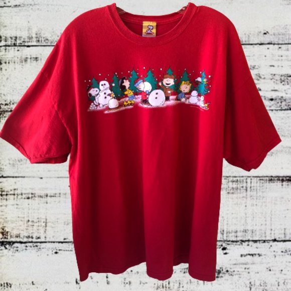 Peanuts Red Christmas Snowmen T-Shirt Snoopy Linus Woodstock Lucy - Picture 4 of 13